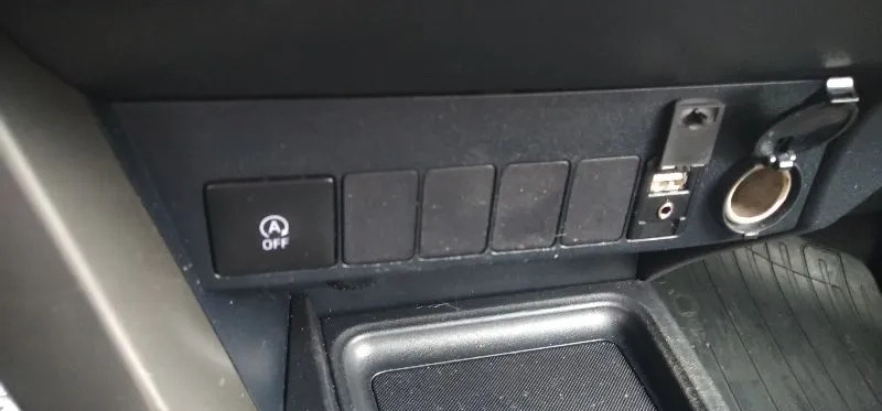 Toyota RAV4 cena 28000 przebieg: 305400, rok produkcji 2013 z Pilzno małe 277